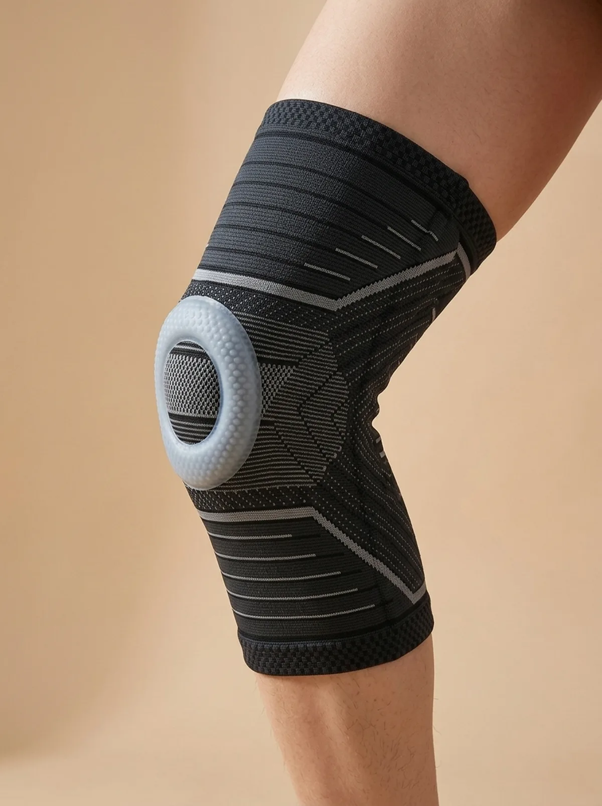 Sleeve worn on the knee